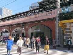 ＪＲ新橋駅を出発。日比谷の方向に向かいます。