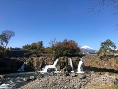 長泉町鮎壺の滝。