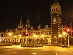 と、いうのを口実にダニーデンの街中をぶらり途中下車の旅(路線バスになんて乗ってないけども)。
まずはダニーデンの鉄道駅へ。