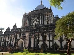 タピニュ寺院
ここも大きな寺院です。高さはバガンで一番高く約65メートルだそうです。