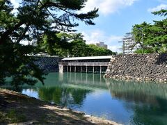 高松城の鞘橋
本丸へ行くにはこの橋を渡るしかない。