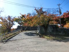 盛岡城跡公園
南部藩主の居城であった盛岡城の跡地には、今は石垣だけが残っているだけなんです。
