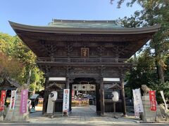 １１／３

７時前に自宅を出発し９時前に到着。
まず来たのは「日牟禮八幡宮」へ。
ここは沢山の駐車場があり、無料なんです。
まだ早かったので余裕で停めれたけど、昼頃は沢山の車でごった返してました。

【日牟禮八幡宮】
http://www5d.biglobe.ne.jp/~him8man/