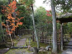 なかなかきれいでした。
西山艸堂は初めて京都で湯豆腐を食べた思い出の場所です。