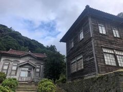 相川郷土博物館裏のクラシックな建物。