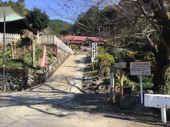 今日は天龍寺では祭壇が光の加減で見えなかったけど、
法光寺では総開帳がはっきりと見えて、福徳寺にやって来ました。
