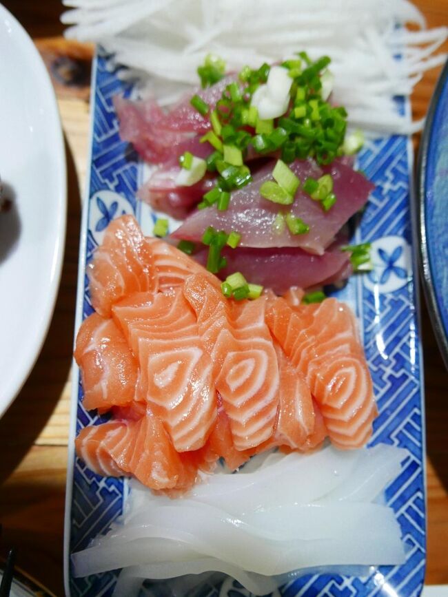 昨日に続きイカとサーモンとアジの刺身