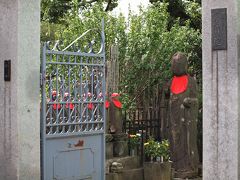 多寶院（谷中6丁目）
真言宗豊山派のお寺です。ご本尊は多宝如来とのこと。これって珍しいことらしいです。御府内八十八ヶ所霊場49番札所になっており、吉祥天を安置するお寺でもあります。神田北寺町に創建され、1648年に当地に移転したという古刹です。
