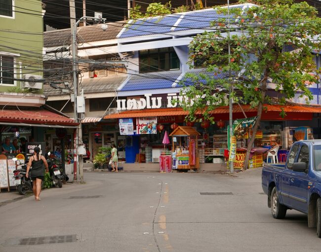 ソイブアカーオ通り．．．Rコン前