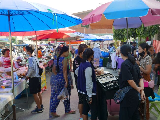 今日も来ましたバンサレー市場