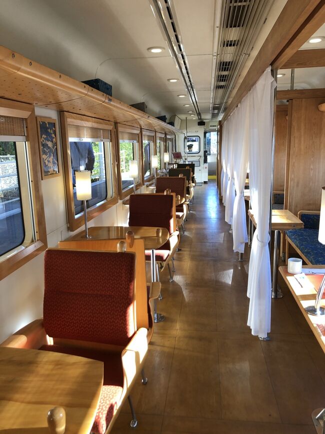 1号車と2号車はレイアウトが違います。