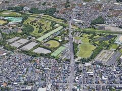 昭和55年に、「大宮第二公園」が、大宮公園の東側に、さらに平成13年「大宮第三公園」が、第二公園の南側に開設されました。

芝川の自然緑地帯の活用という観点からの開発による公園です。

大宮第二公園と大宮第三公園は、いずれも、急速に市街地化の進む大宮市街地への河川氾濫の予防目的です。

大宮公園の設立目的とは、全く、異なります。