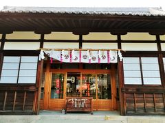 玉津島神社
女神三神を祀る、古くから和歌の神様として多くの歌人の信仰を集めてきた神社。
