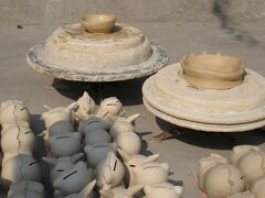 陶器のバチャン村などを案内してもらった。