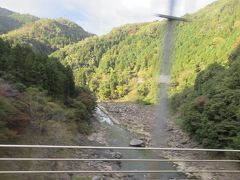 送迎車で湯の花温泉に向かう