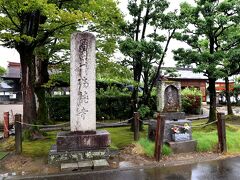 最初の目的地は、ココ～！！！
富山県で唯一の国宝、高岡市の瑞龍寺です。
加賀藩120万石の財力を如実に示す建造物として、1997年に山門、仏殿、法堂が国宝に指定されました。