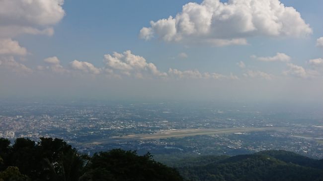 まずはグルッと一周。<br />「山の上から町を見る」って、サンマリノ以来だわ……また、行きたいな