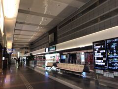 羽田空港第一ターミナル
早朝の為、ほとんど人は居ません。