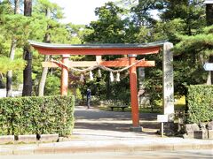 兼六園の後は神社巡りへ。
まずは金沢神社へ。