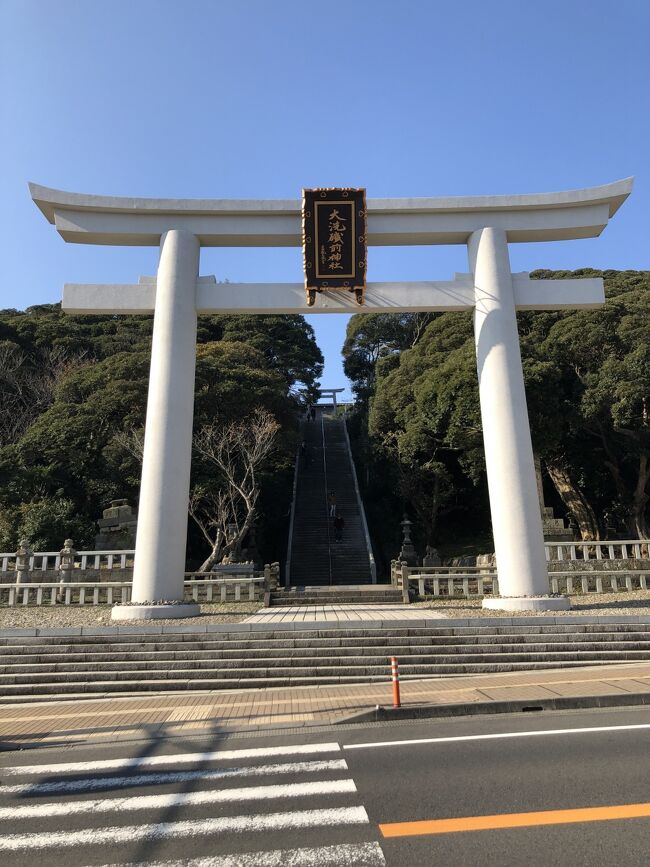 階段下にも鳥居。