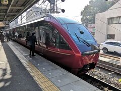 楽しみにしていた特急ひのとりが津駅に到着しました。