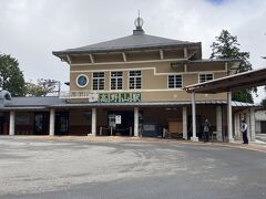 ケーブル高野山駅
ケーブルカーが到着するのに合わせて高野山内バスが接続しています。

