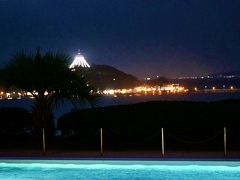 お部屋に戻ると、江の島のイルミが富士山みたい。

手前に光っている水色は、ホテルのプール。

金曜日のソロたちへを見始めたけど、眠くなっちゃった。