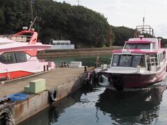 13:35発の賢島ー浜島航路です。桟橋に突っ込むようにして着岸。