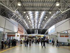 小田原駅で乗り換えとなります。