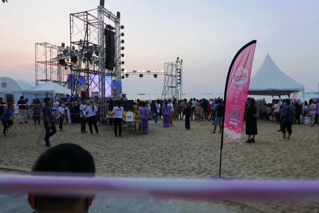 2020年11月20日（金）11月19～22日まで、ビーチロードで「タイプルーン・ドゥーン・チョム・チム」　≒　【美味しい物を食べ歩く】で良いのかな？