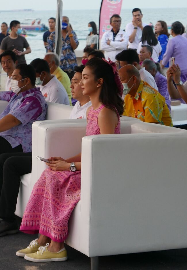 タイのテレビでよく見る女優さんです。