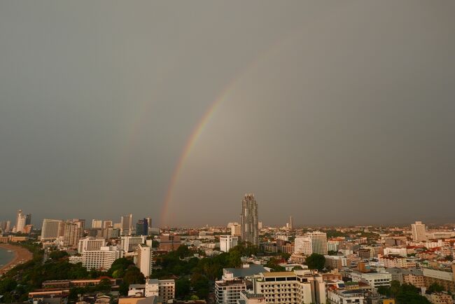 21日　17：26　珍しく虹がでました。
