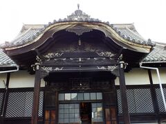 天寧寺のお堂です。
かなり古いですね。
この右手の入り口で御朱印が頂けます。