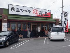 県道30号線沿いのショッピングプラザタクトの徳島ラーメン麺王さんに入りました。