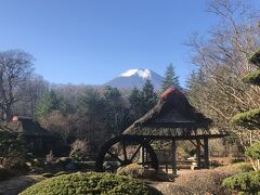 宿を出て忍野八海へ

駐車場へ車を止める。