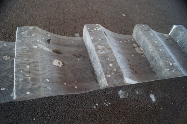 倉へ入るためのはしごは、ねずみが入らない<br />よう取り外し式になっている。