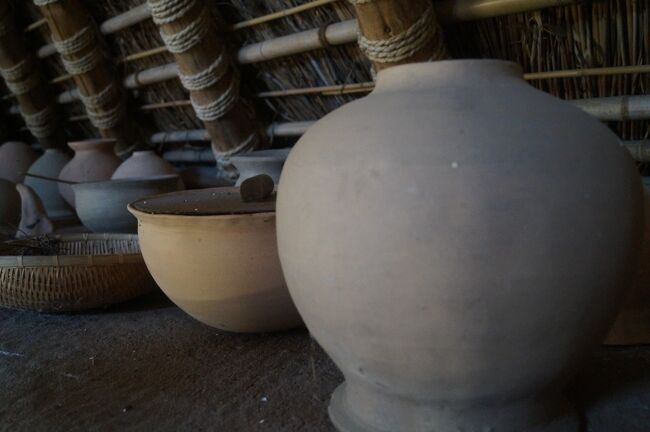 当時の土器の複製品。