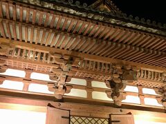 密教を伝え広めるために建立された講堂。
その教えを、視覚的に表した羯磨（かつま）曼荼羅（立体曼荼羅）は、弘法大師空海の手によるもの。
