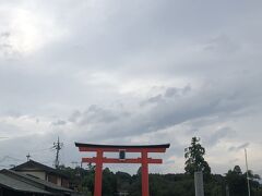 まずは浅間神社にお参りする