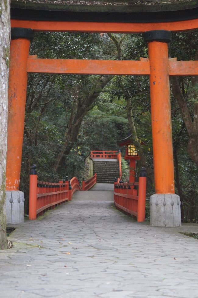 ではなぜここが、邪馬台国を探索するうえで出<br />てくるのか。<br /><br />ここを卑弥呼の墓ではないかと主張する人達が<br />いるからである。<br /><br />