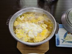 昼食　比内地鶏の親子どんぶり