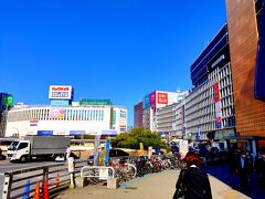 新宿駅前まで来ました