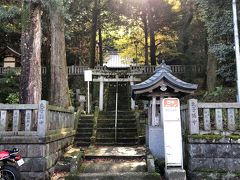 旧街道沿いの白山神社。