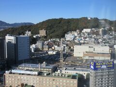 ★シェラトン広島★
山は二葉山

山の中に何やら銀色の塔が見えるのは、二葉山平和塔