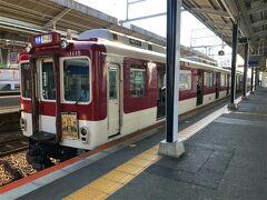 四日市で電車乗り換え。大阪上本町からは1時間50分ほど。
湯の山温泉へはこの各駅停車で向かいます。
四日市からは25分で湯の山温泉へ。
