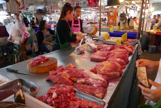 牛肉も500ｇ．．．お買い上げ～