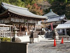 哲学の道の・若王子橋のすぐ近くに佇む神社
熊野若王子神社に寄りました。
　