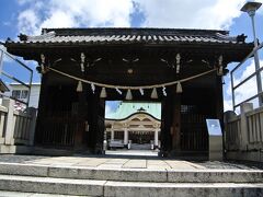 城下筋を戻り、今度は北側に歩いて、少し東に入った界隈・岡山神社のある
出石町はガラッと雰囲気が変わって細い道や古い町屋などが残る静かな町でした。