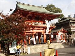 生田神社を横切る「不心得モノ」です、スミマセン！！