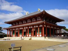 前回、奈良を訪れたのが2012年。当時、再建が始まったばかりの中金堂が完成していました。